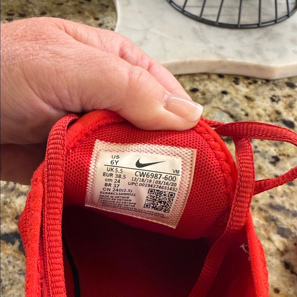 Nike Kids Air270 Breathable Red Sneaker - Picture 6 of 6